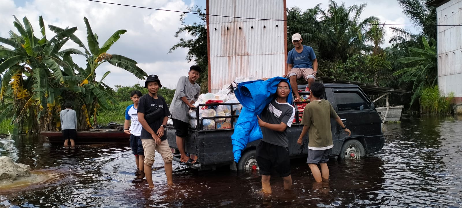 Kegiatan Sosial SMA Plus Al Bayan